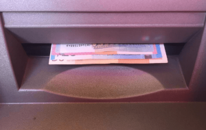 cajero no da el dinero