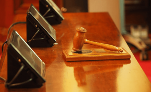 Demandar a empresa por deuda