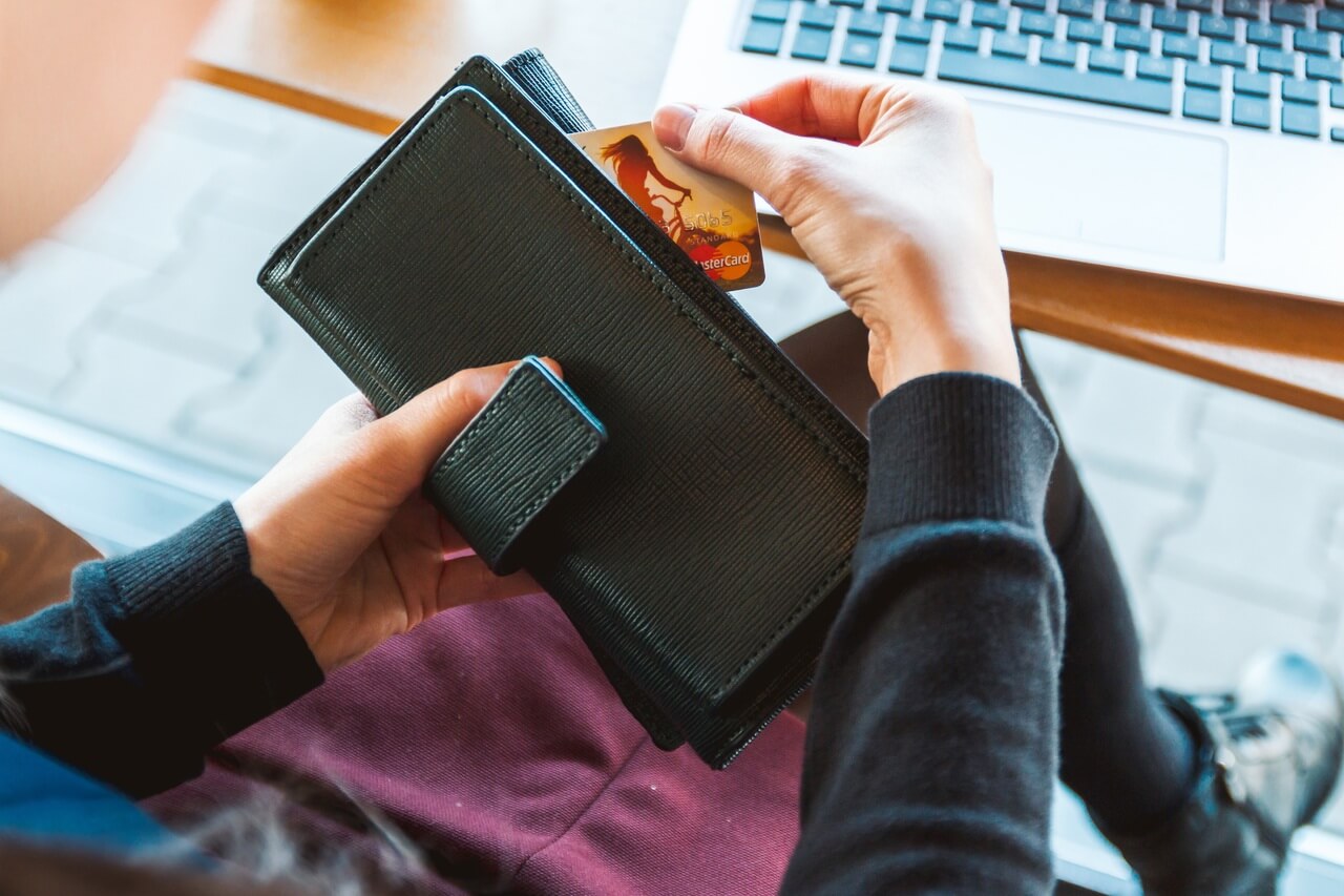 por qué no puedo retirar dinero de mi tarjeta