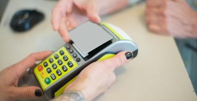 cómo devolver dinero con datáfono