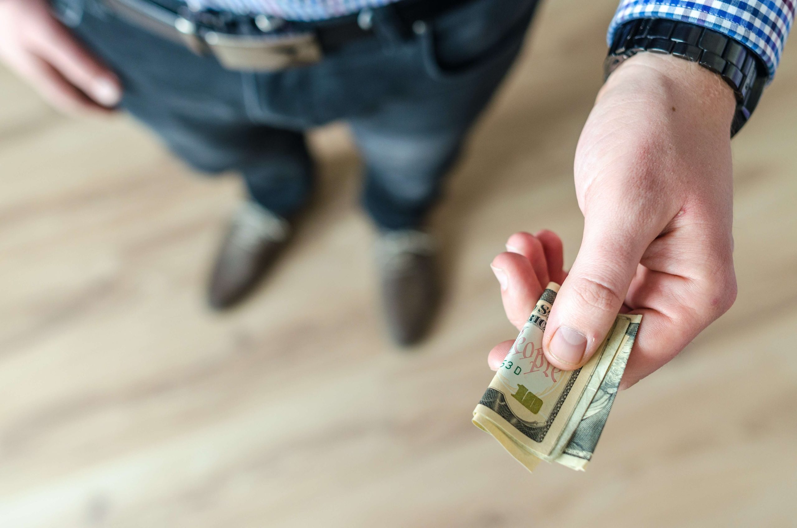 Hay recompensa por devolver el dinero encontrado