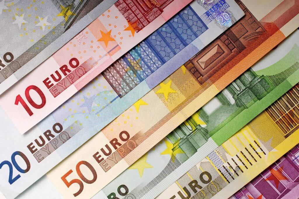 ¿Por qué es más confiable el euro que el dólar?