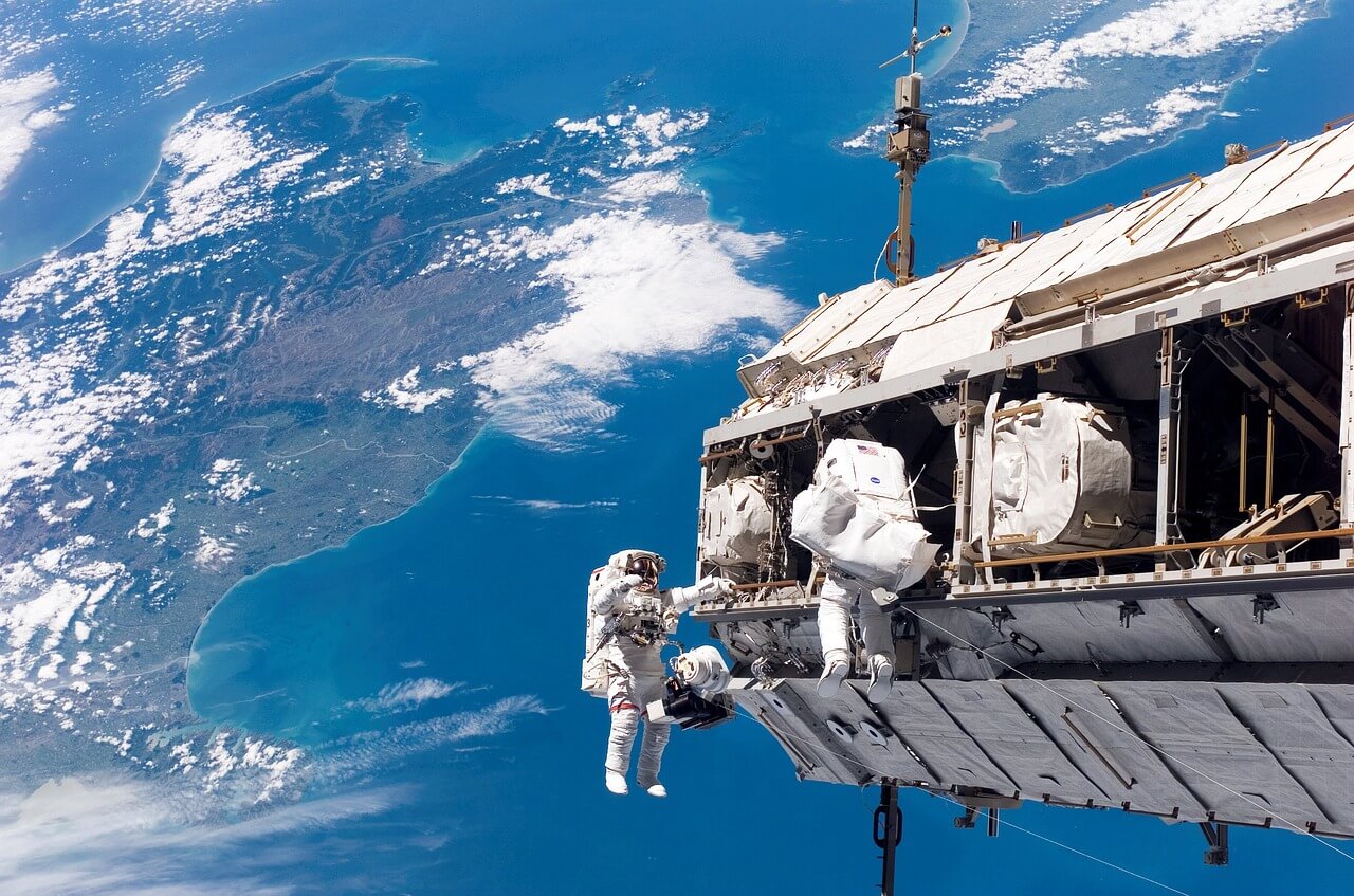 ¿Se necesita un título para ser astronauta?